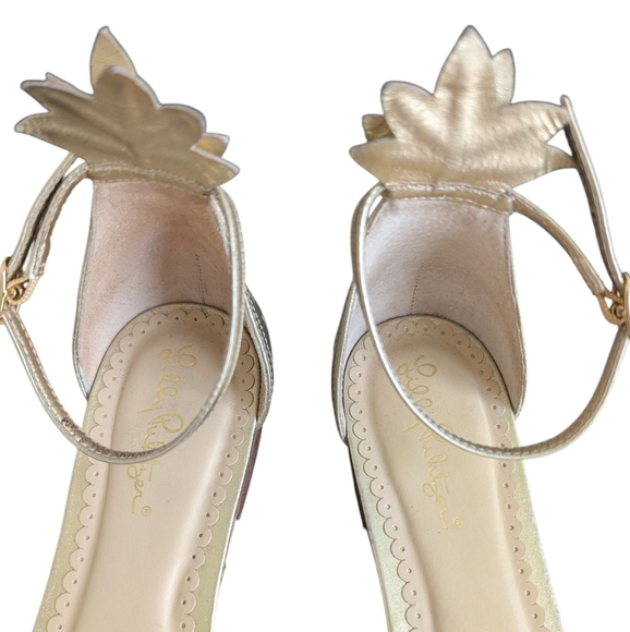 Lilly Pulitzer Gold Laura Pineapple Sandals sz 8.5 - Picture 2 of 7